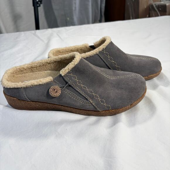 Earth Origins gray suede clogs. Size 9M. Button detail. Comfort. Support. - Picture 2 of 6
